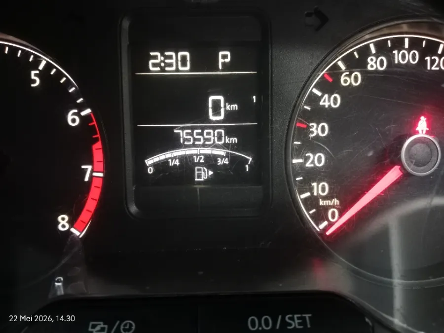 Foto Mobil Bekas Odometer Volkswagen Polo 1.2 TSI tahun 2017
