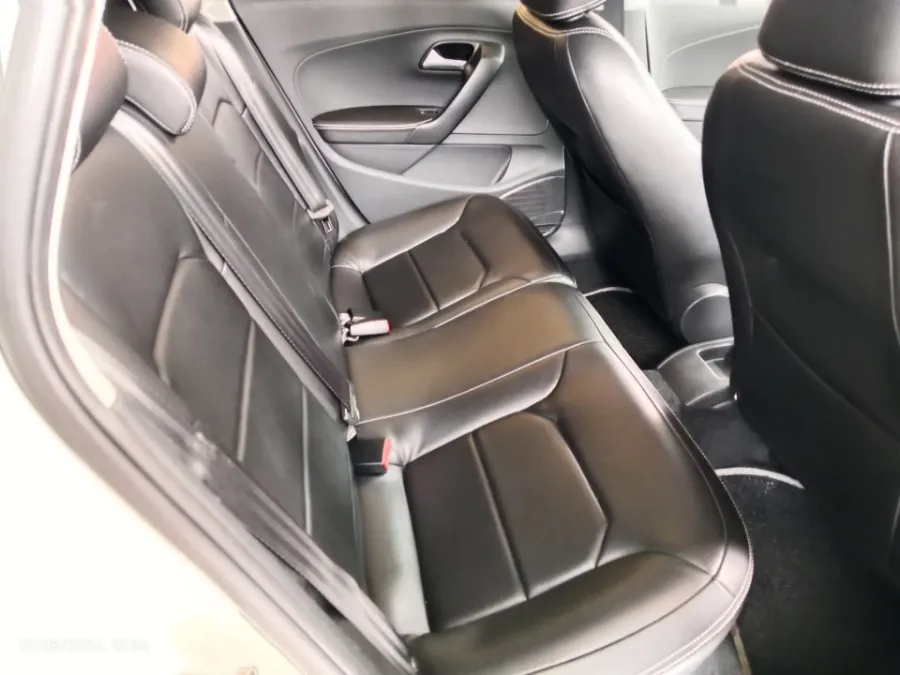 Foto Mobil Bekas Kabin Belakang Volkswagen Polo 1.2 TSI tahun 2019