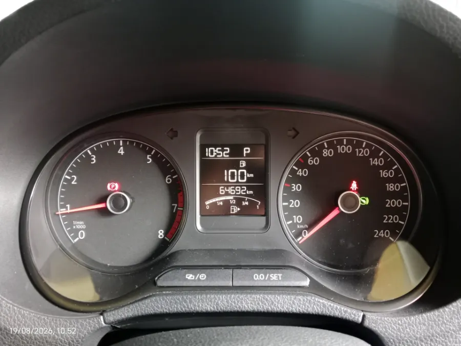 Foto Mobil Bekas Odometer Volkswagen Polo 1.2 TSI tahun 2019
