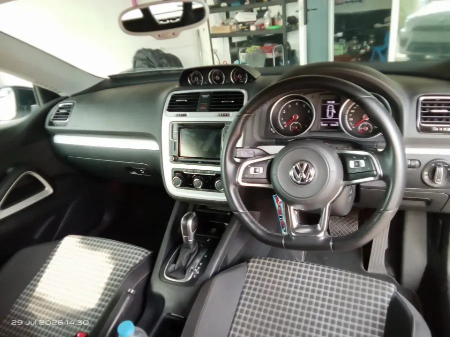 Foto Mobil Bekas Dashboard Volkswagen Scirocco 1.4 tahun 2018