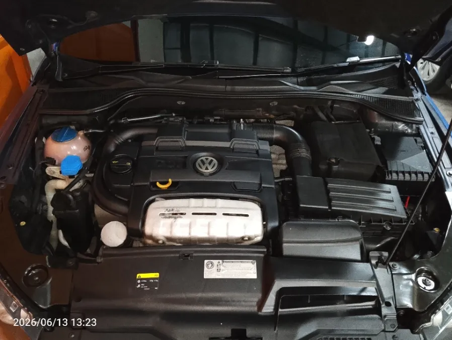 Foto Mobil Bekas Mesin Volkswagen Scirocco 1.4 TSI tahun 2014