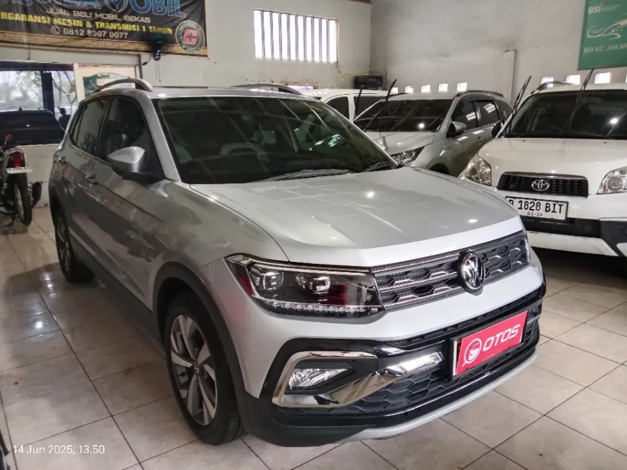 Foto Mobil Bekas Kanan Depan Volkswagen T-Cross 1.0 TSI tahun 2022