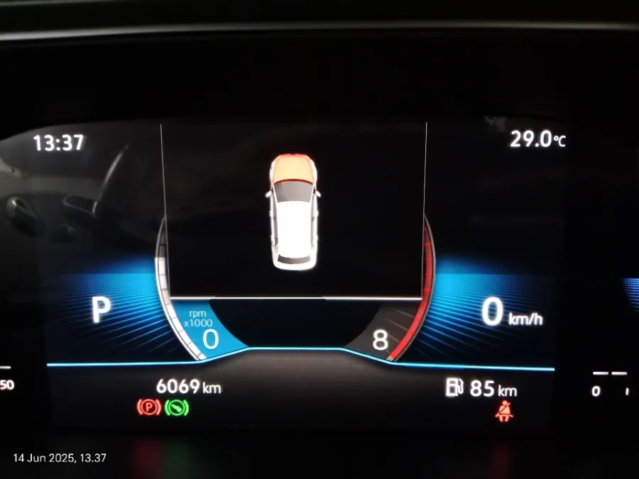 Foto Mobil Bekas Odometer Volkswagen T-Cross 1.0 TSI tahun 2022