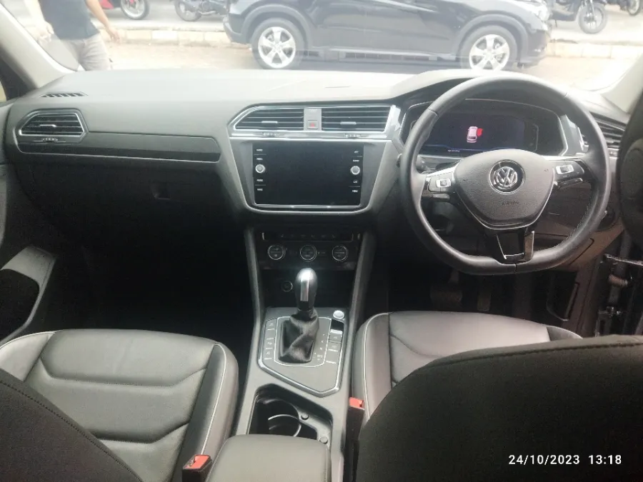 Foto Mobil Bekas Dashboard Volkswagen Tiguan 1.4 TSI tahun 2021