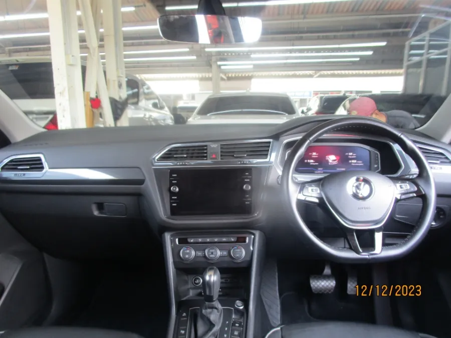 Foto Mobil Bekas Dashboard Volkswagen Tiguan 1.4 TSI tahun 2021