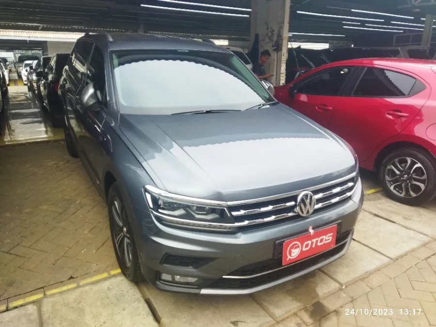 Foto Mobil Bekas Kanan Depan Volkswagen Tiguan 1.4 TSI tahun 2021