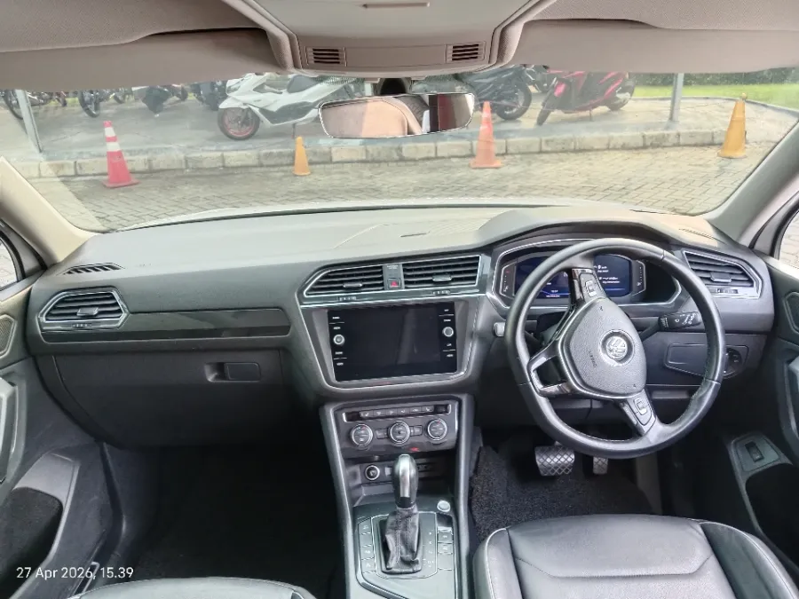 Foto Mobil Bekas Dashboard Volkswagen Tiguan 1.4 TSI Allspace tahun 2020