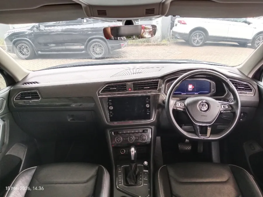 Foto Mobil Bekas Dashboard Volkswagen Tiguan 1.4 TSI Allspace tahun 2020