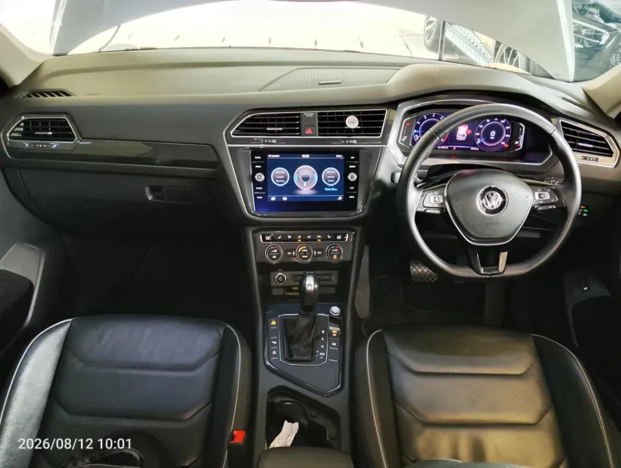 Foto Mobil Bekas Dashboard Volkswagen Tiguan 1.4 TSI Allspace tahun 2020