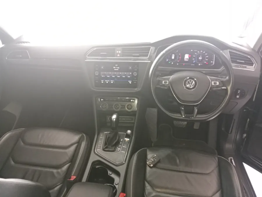 Foto Mobil Bekas Dashboard Volkswagen Tiguan 1.4 TSI Allspace tahun 2020