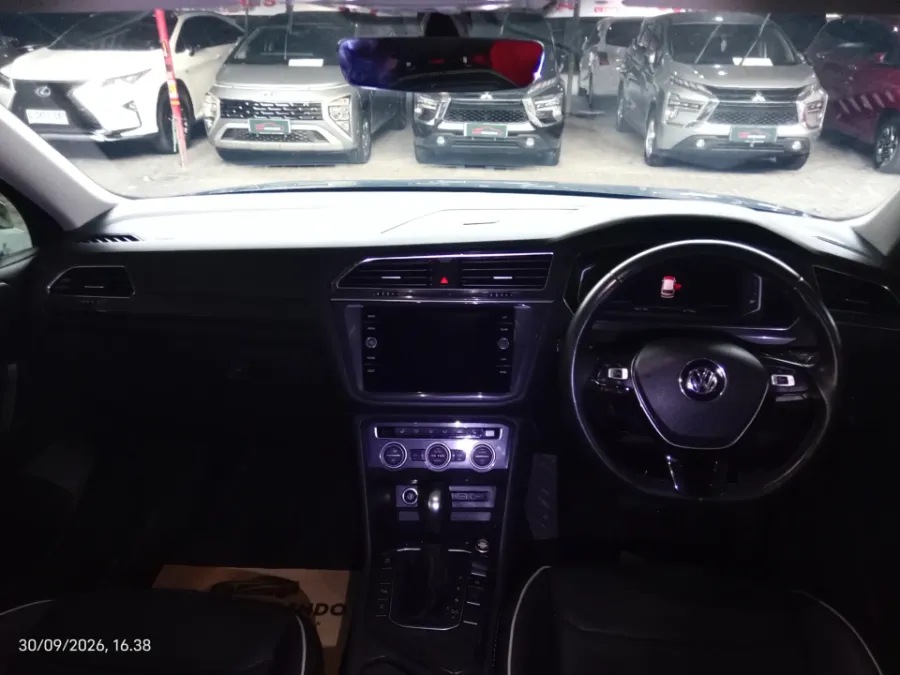 Foto Mobil Bekas Dashboard Volkswagen Tiguan 1.4 TSI Allspace tahun 2020