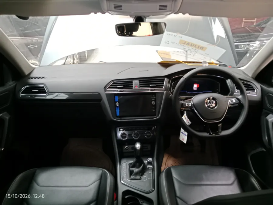 Foto Mobil Bekas Dashboard Volkswagen Tiguan 1.4 TSI Allspace tahun 2020