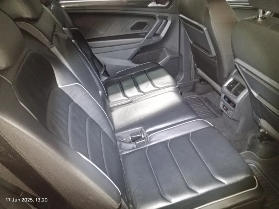 Foto Mobil Bekas Kabin Belakang Volkswagen Tiguan 1.4 TSI Allspace tahun 2020