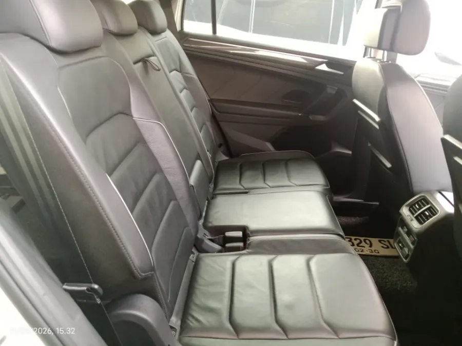 Foto Mobil Bekas Kabin Belakang Volkswagen Tiguan 1.4 TSI Allspace tahun 2020
