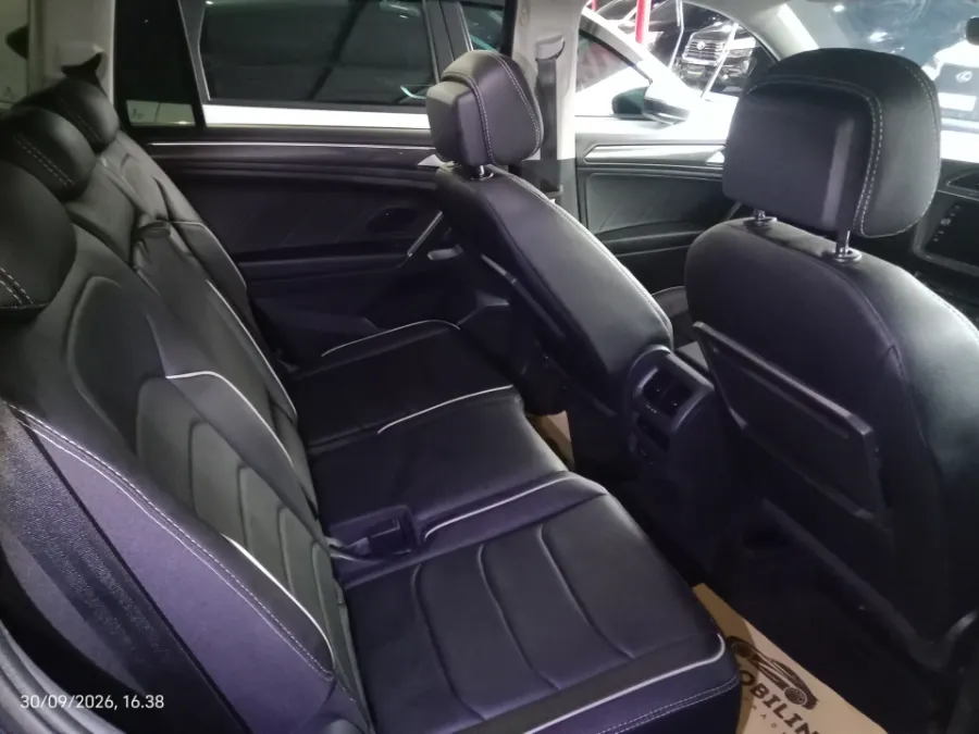 Foto Mobil Bekas Kabin Belakang Volkswagen Tiguan 1.4 TSI Allspace tahun 2020