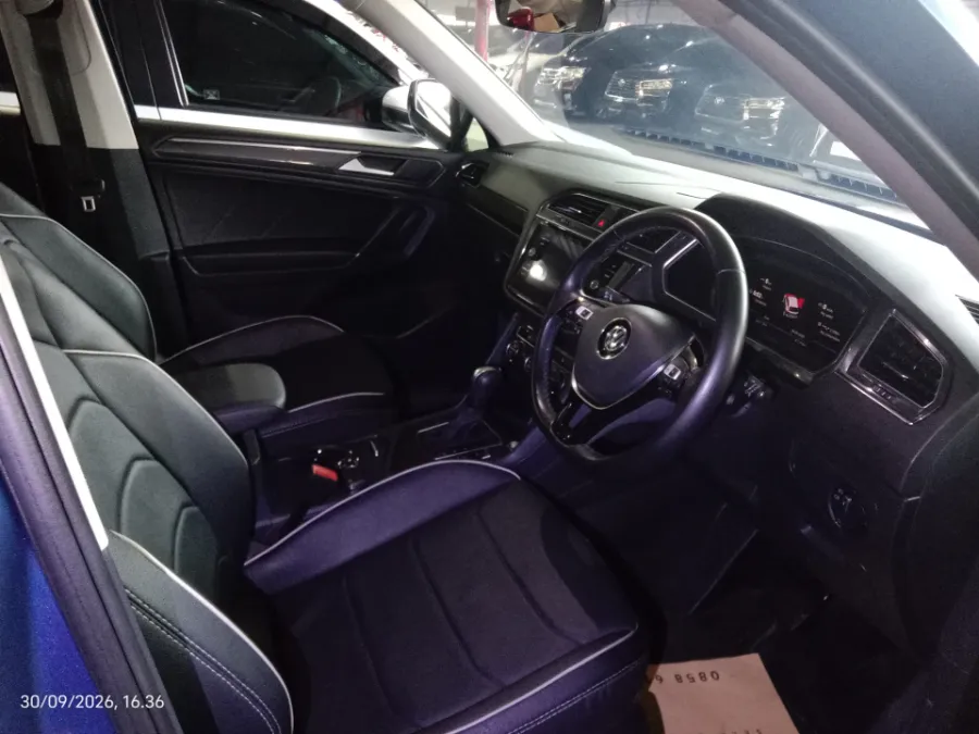 Foto Mobil Bekas Kabin Depan Volkswagen Tiguan 1.4 TSI Allspace tahun 2020