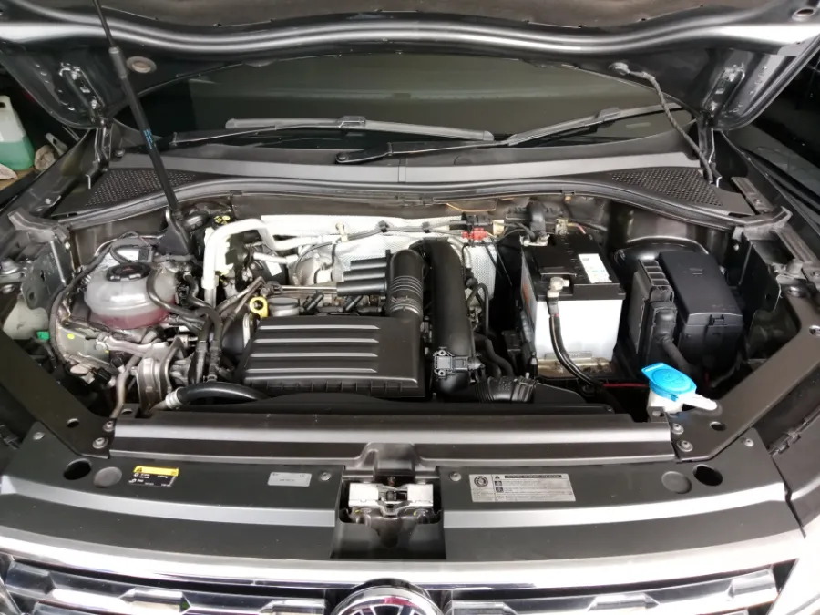 Foto Mobil Bekas Mesin Volkswagen Tiguan 1.4 TSI Allspace tahun 2020