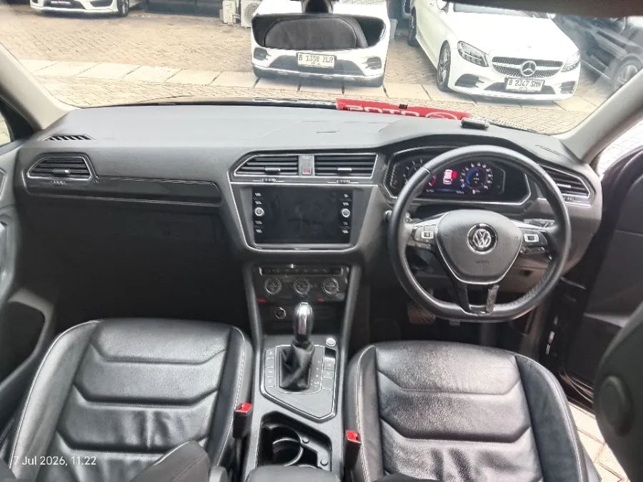 Foto Mobil Bekas Dashboard Volkswagen Tiguan 1.4 TSI Allspace tahun 2021