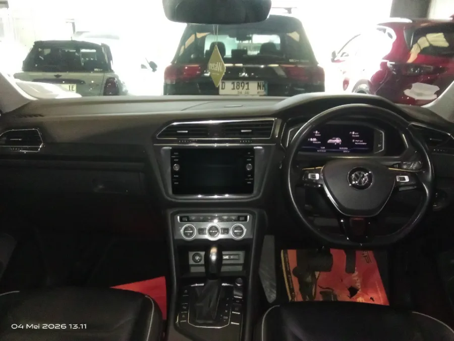 Foto Mobil Bekas Dashboard Volkswagen Tiguan 1.4 TSI Allspace tahun 2021