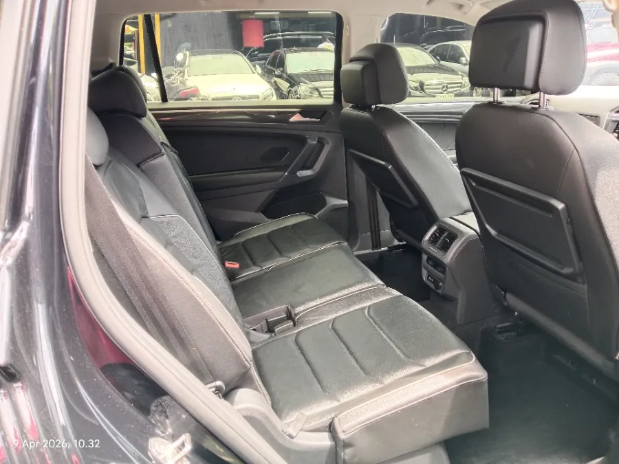 Foto Mobil Bekas Kabin Belakang Volkswagen Tiguan 1.4 TSI Allspace tahun 2021