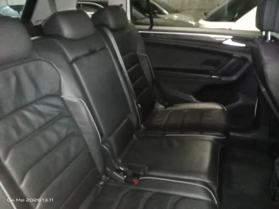 Foto Mobil Bekas Kabin Belakang Volkswagen Tiguan 1.4 TSI Allspace tahun 2021