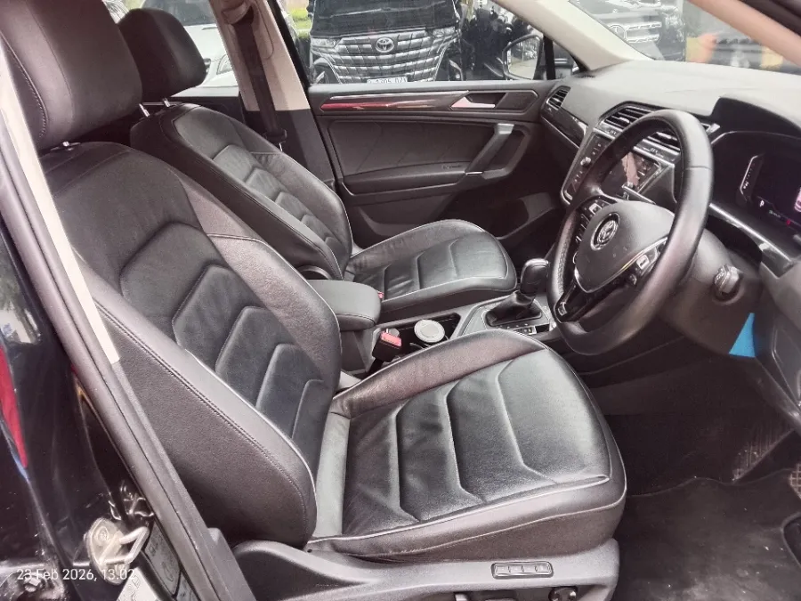 Foto Mobil Bekas Kabin Depan Volkswagen Tiguan 1.4 TSI Allspace tahun 2021