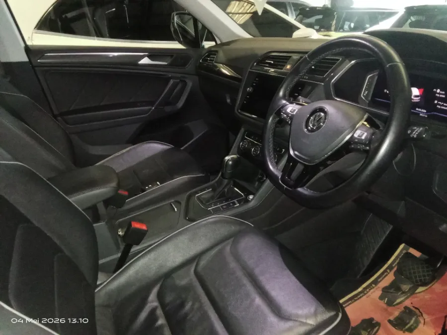 Foto Mobil Bekas Kabin Depan Volkswagen Tiguan 1.4 TSI Allspace tahun 2021