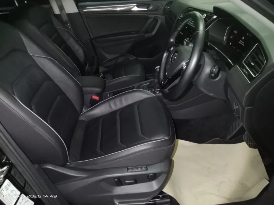 Foto Mobil Bekas Kabin Depan Volkswagen Tiguan 1.4 TSI Allspace tahun 2021