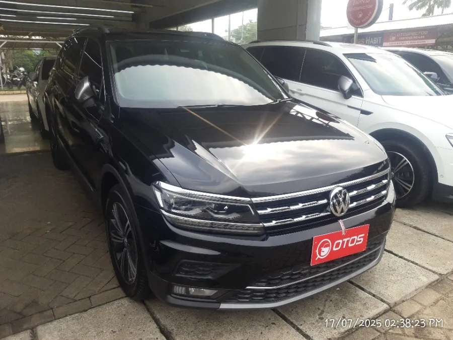 Foto Mobil Bekas Kanan Depan Volkswagen Tiguan 1.4 TSI Allspace tahun 2021