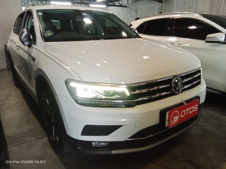 Foto Mobil Bekas Kanan Depan Volkswagen Tiguan 1.4 TSI Allspace tahun 2021