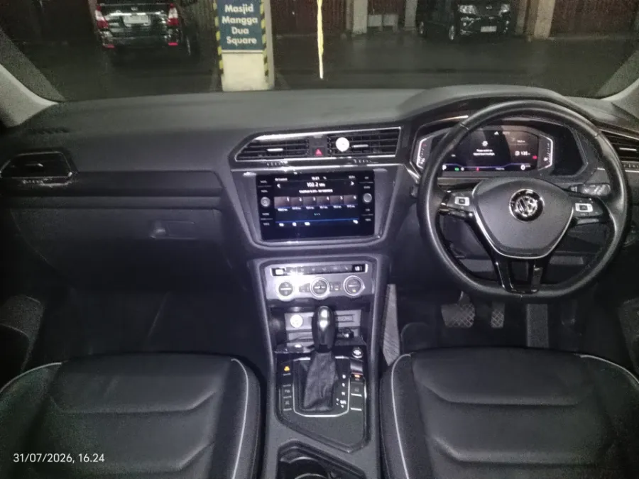 Foto Mobil Bekas Dashboard Volkswagen Tiguan 1.4 TSI Allspace tahun 2022