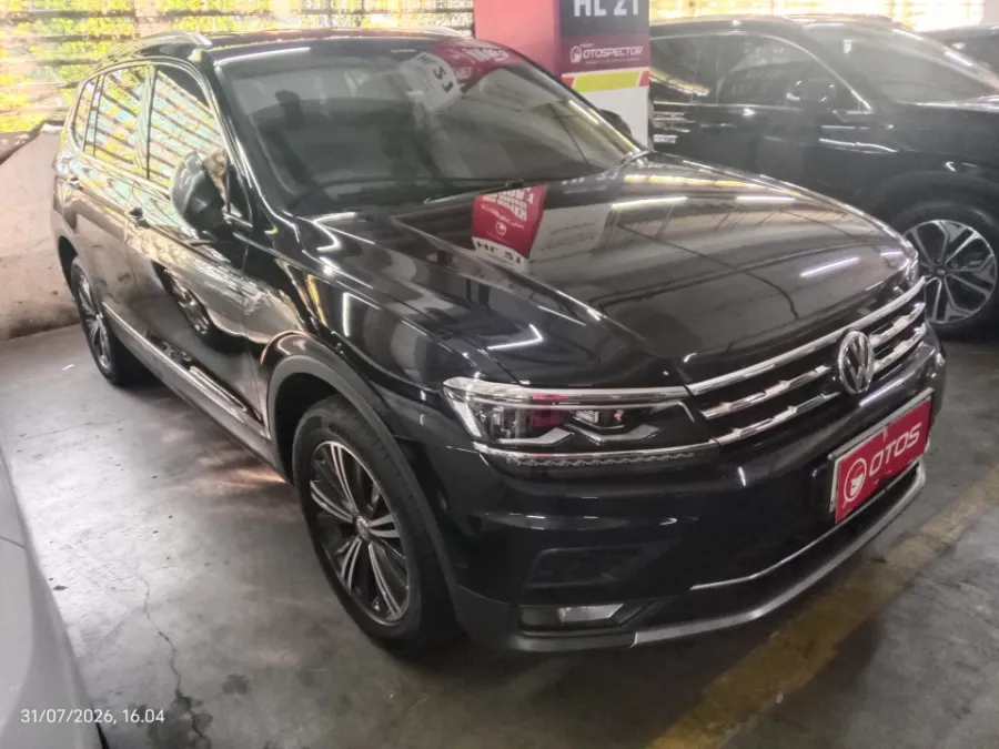 Foto Mobil Bekas Kanan Depan Volkswagen Tiguan 1.4 TSI Allspace tahun 2022