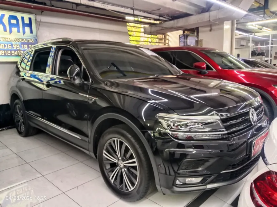 Foto Mobil Bekas Kanan Depan Volkswagen Tiguan 1.4 TSI Allspace tahun 2022