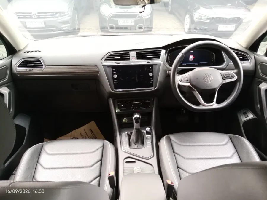 Foto Mobil Bekas Dashboard Volkswagen Tiguan 1.4 TSI Allspace tahun 2024