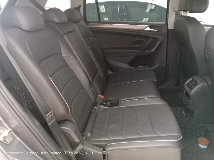 Foto Mobil Bekas Kabin Belakang Volkswagen Tiguan 1.4 TSI Allspace tahun 2024