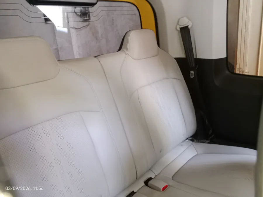 Foto Mobil Bekas Kabin Belakang Wuling Air ev Long Range tahun 2022