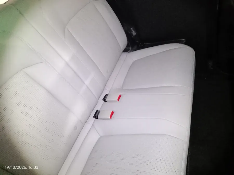 Foto Mobil Bekas Kabin Belakang Wuling Air ev Long Range tahun 2022