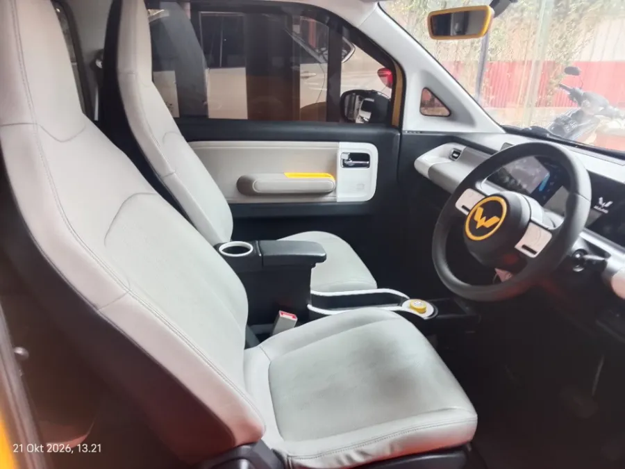 Foto Mobil Bekas Kabin Depan Wuling Air ev Long Range tahun 2022