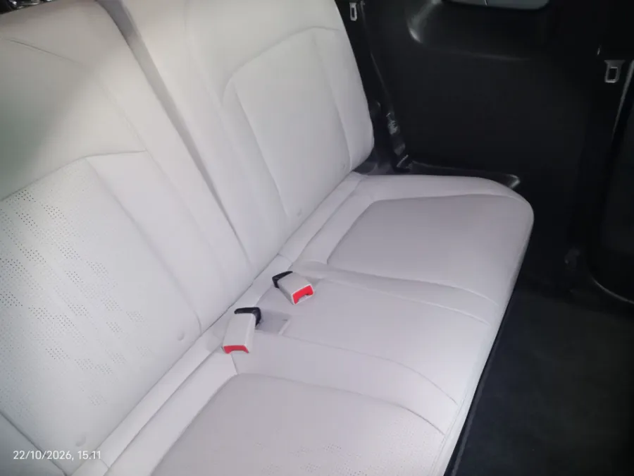 Foto Mobil Bekas Kabin Belakang Wuling Air ev Long Range tahun 2023