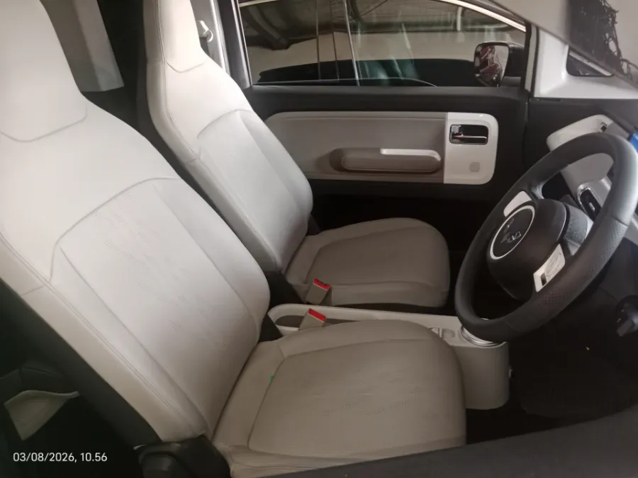 Foto Mobil Bekas Kabin Depan Wuling Air ev Long Range tahun 2023