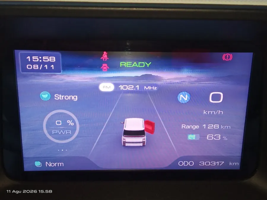 Foto Mobil Bekas Odometer Wuling Air ev Standard Range tahun 2023