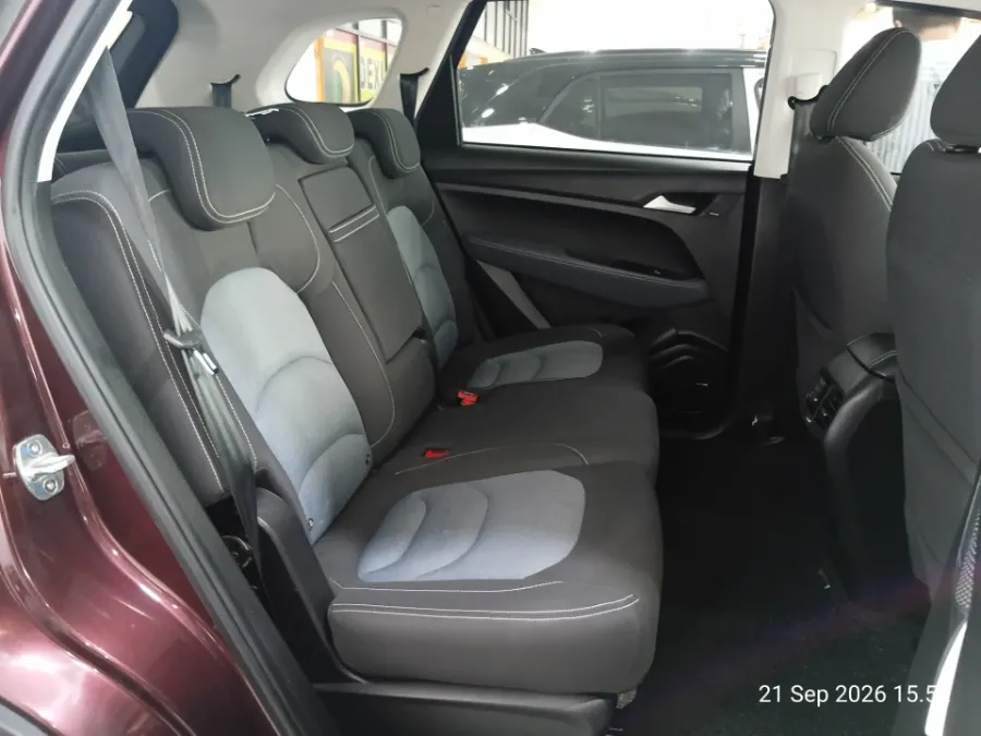 Foto Mobil Bekas Kabin Belakang Wuling Almaz 1.5 tahun 2019