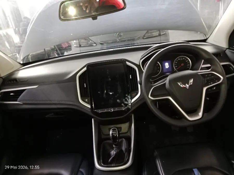 Foto Mobil Bekas Dashboard Wuling Almaz 1.5 tahun 2021