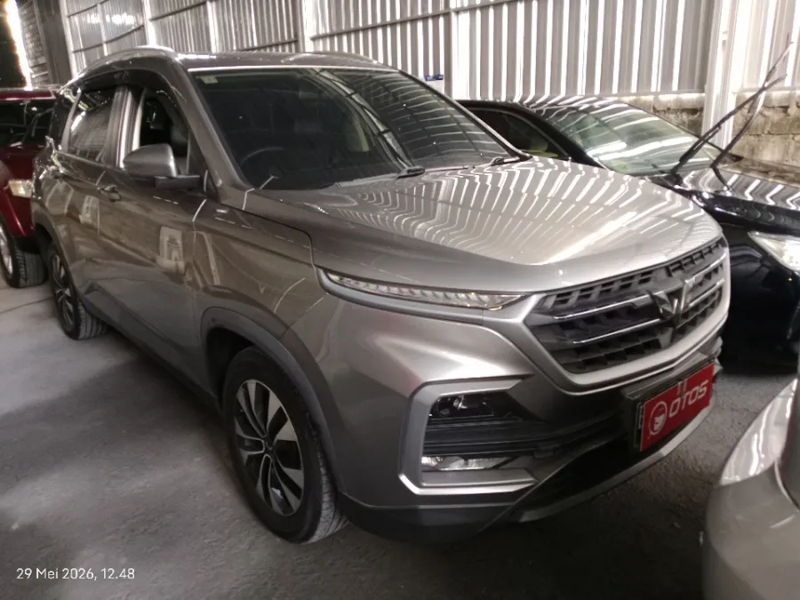 Foto Mobil Bekas Kanan Depan Wuling Almaz 1.5 tahun 2021