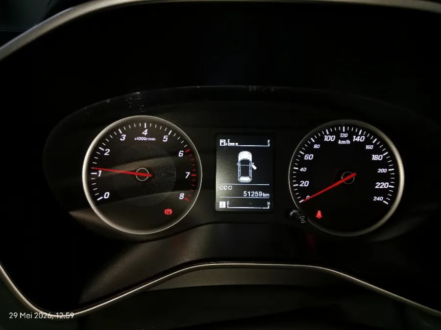 Foto Mobil Bekas Odometer Wuling Almaz 1.5 tahun 2021