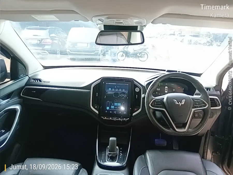 Foto Mobil Bekas Dashboard Wuling Almaz 1.5 tahun 2024