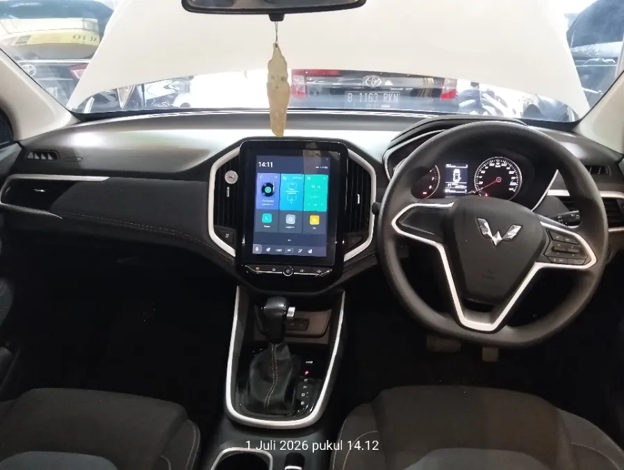 Foto Mobil Bekas Dashboard Wuling Almaz 1.5 Exclusive 7-Seater tahun 2021