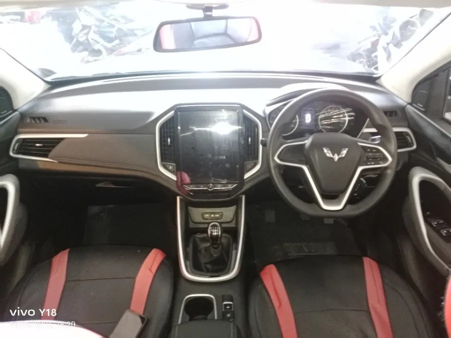 Foto Mobil Bekas Dashboard Wuling Almaz 1.5 L T Lux tahun 2019