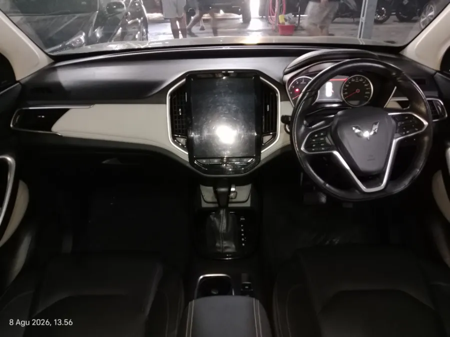 Foto Mobil Bekas Dashboard Wuling Almaz 1.5 L T Lux tahun 2019