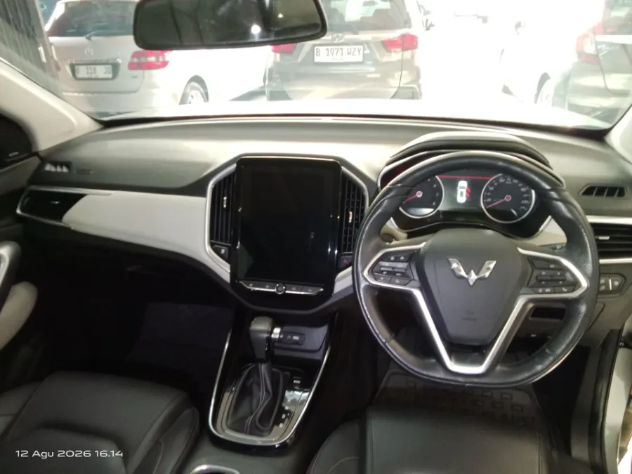 Foto Mobil Bekas Dashboard Wuling Almaz 1.5 L T Lux tahun 2019